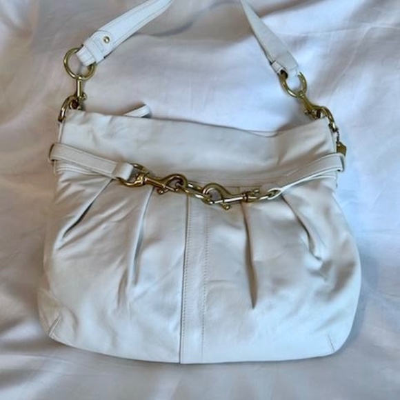 💲SALE💲 REDUCED 10%. Host Pick! NWT Coach White Leather Shoulder Bag - Picture 2 of 8